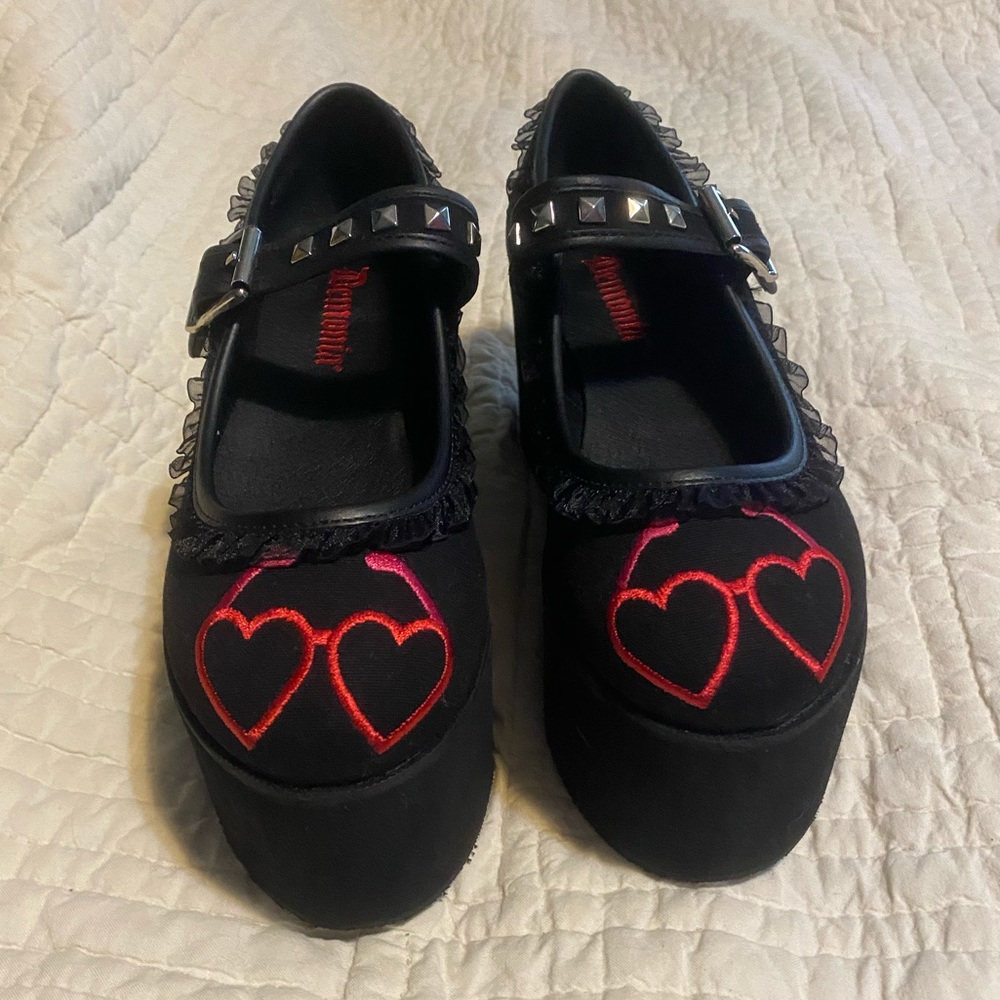 Demonia Mary Jane Platforms (Click-02-1) size 6